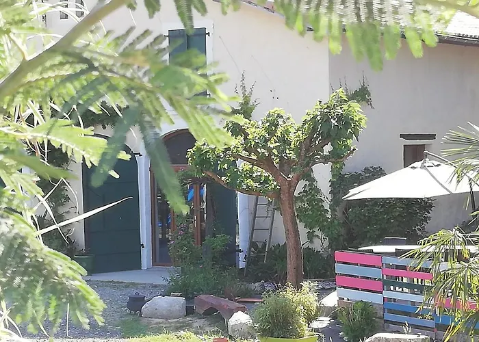 Semesterbostad Pedelucq Pouillon